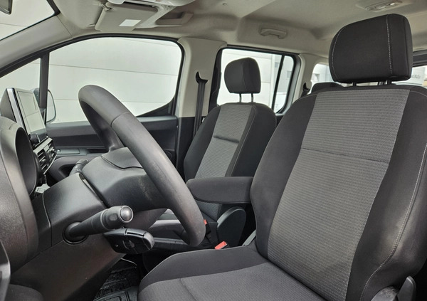 Toyota Proace City Verso cena 77900 przebieg: 77000, rok produkcji 2020 z Międzyrzecz małe 106